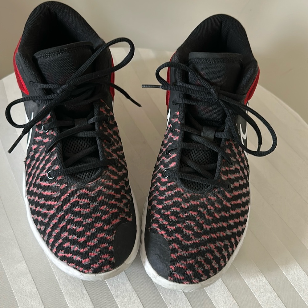 KD’s Kevin Durant Sneakers Mens Size 10